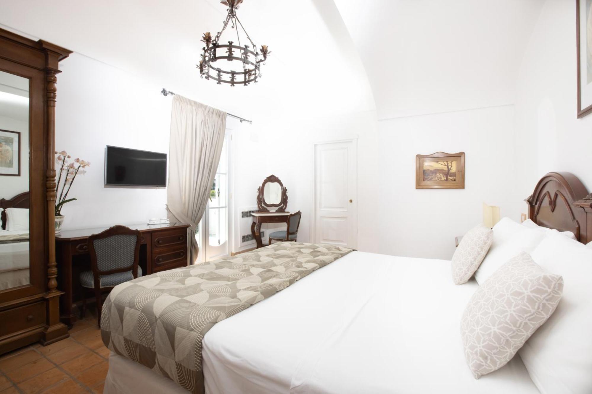 Hotel Oasi Olimpia Relais SantʼAgata sui Due Golfi Esterno foto