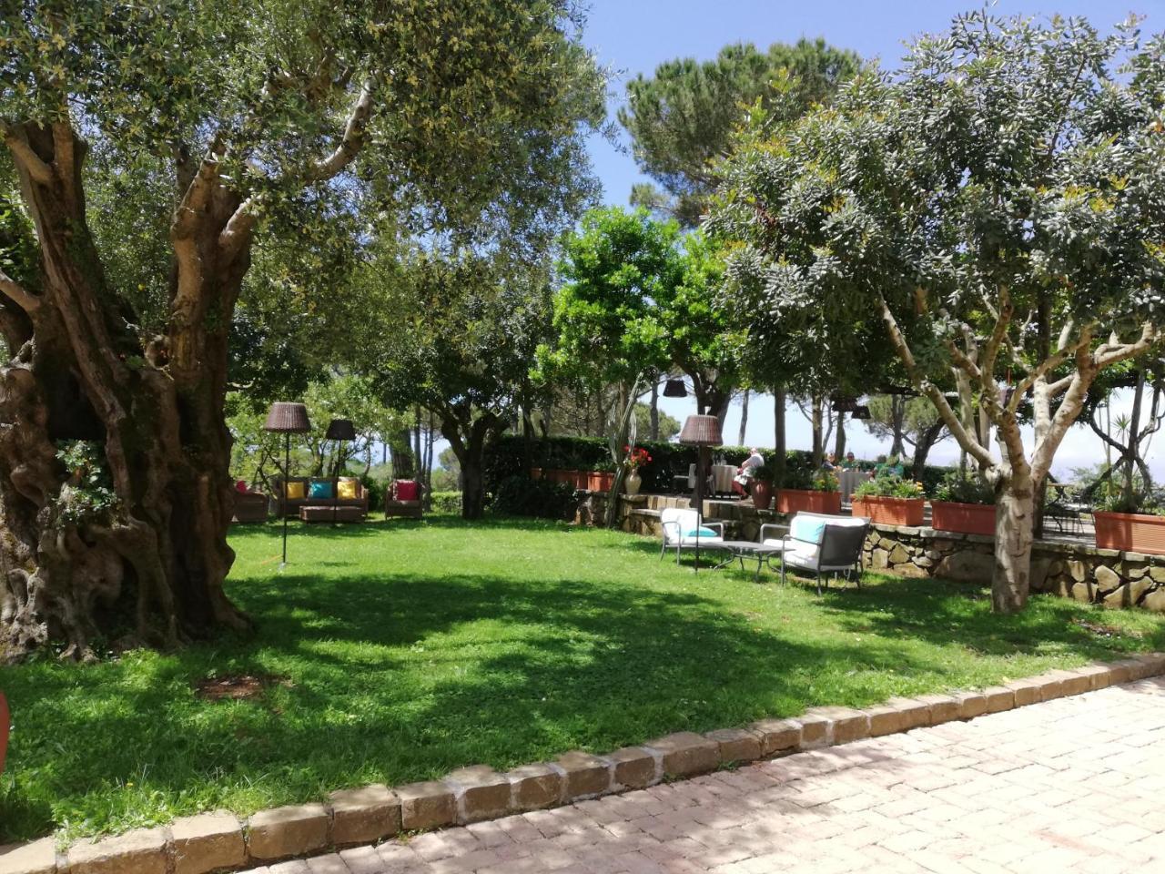 Hotel Oasi Olimpia Relais SantʼAgata sui Due Golfi Esterno foto