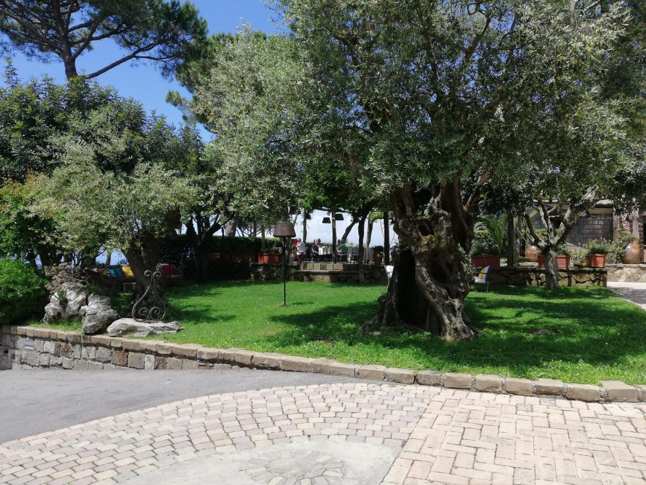Hotel Oasi Olimpia Relais SantʼAgata sui Due Golfi Esterno foto
